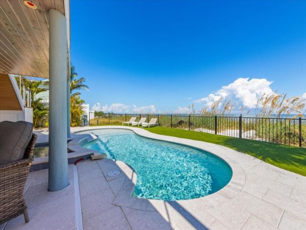 Beachfront Anna Maria Island Vacation Home Sleeps 6 Guests