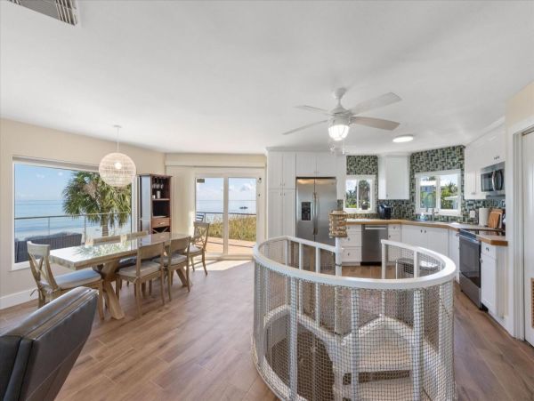 Beachfront Anna Maria Island Vacation Home Sleeps 6 Guests