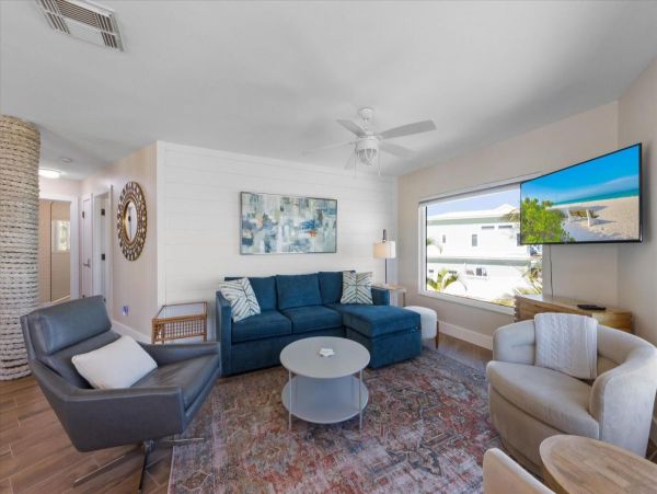 Beachfront Anna Maria Island Vacation Home Sleeps 6 Guests