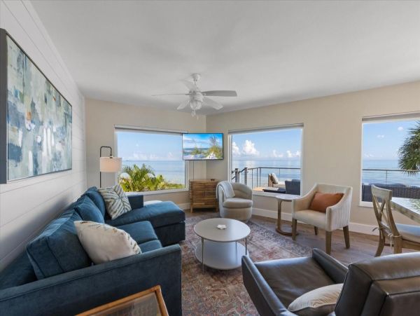 Beachfront Anna Maria Island Vacation Home Sleeps 6 Guests