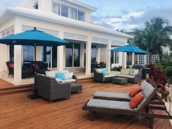 Bahamas Vacation Pool Home On Beach Six Bedroom with Guest House