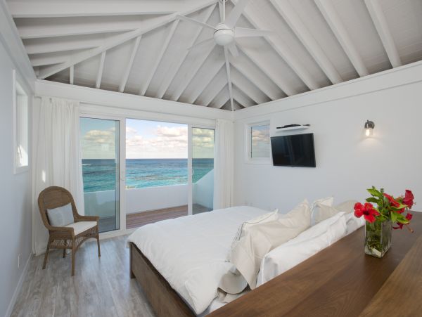 Bahamas Vacation Pool Home On Beach Six Bedroom with Guest House