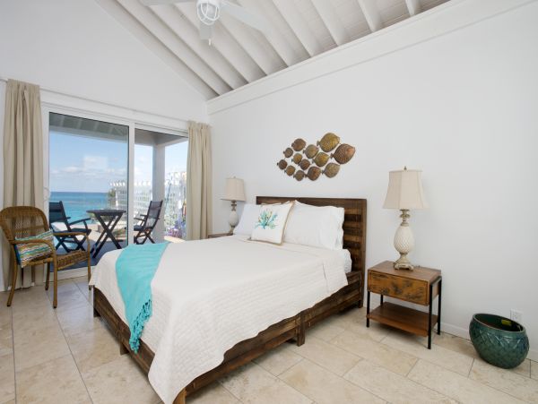Bahamas Vacation Pool Home On Beach Six Bedroom with Guest House
