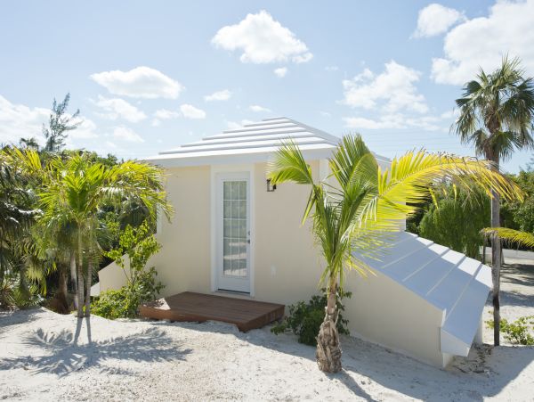 Bahamas Vacation Pool Home On Beach Six Bedroom with Guest House