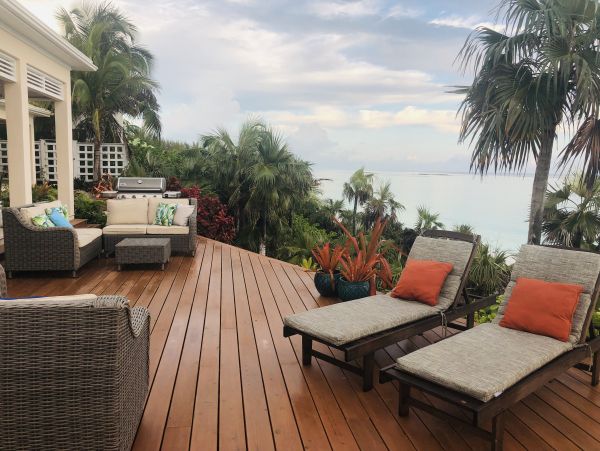Bahamas Vacation Pool Home On Beach Six Bedroom with Guest House
