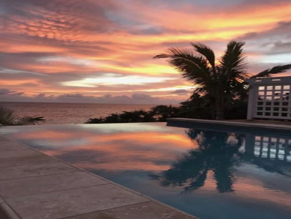 Bahamas Vacation Pool Home On Beach Six Bedroom with Guest House