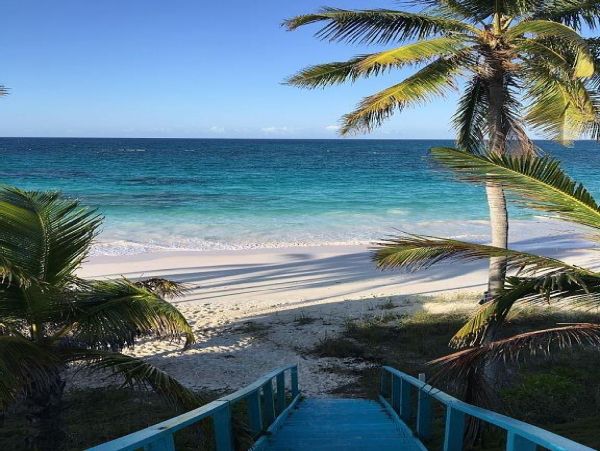 Bahamas Home 958544