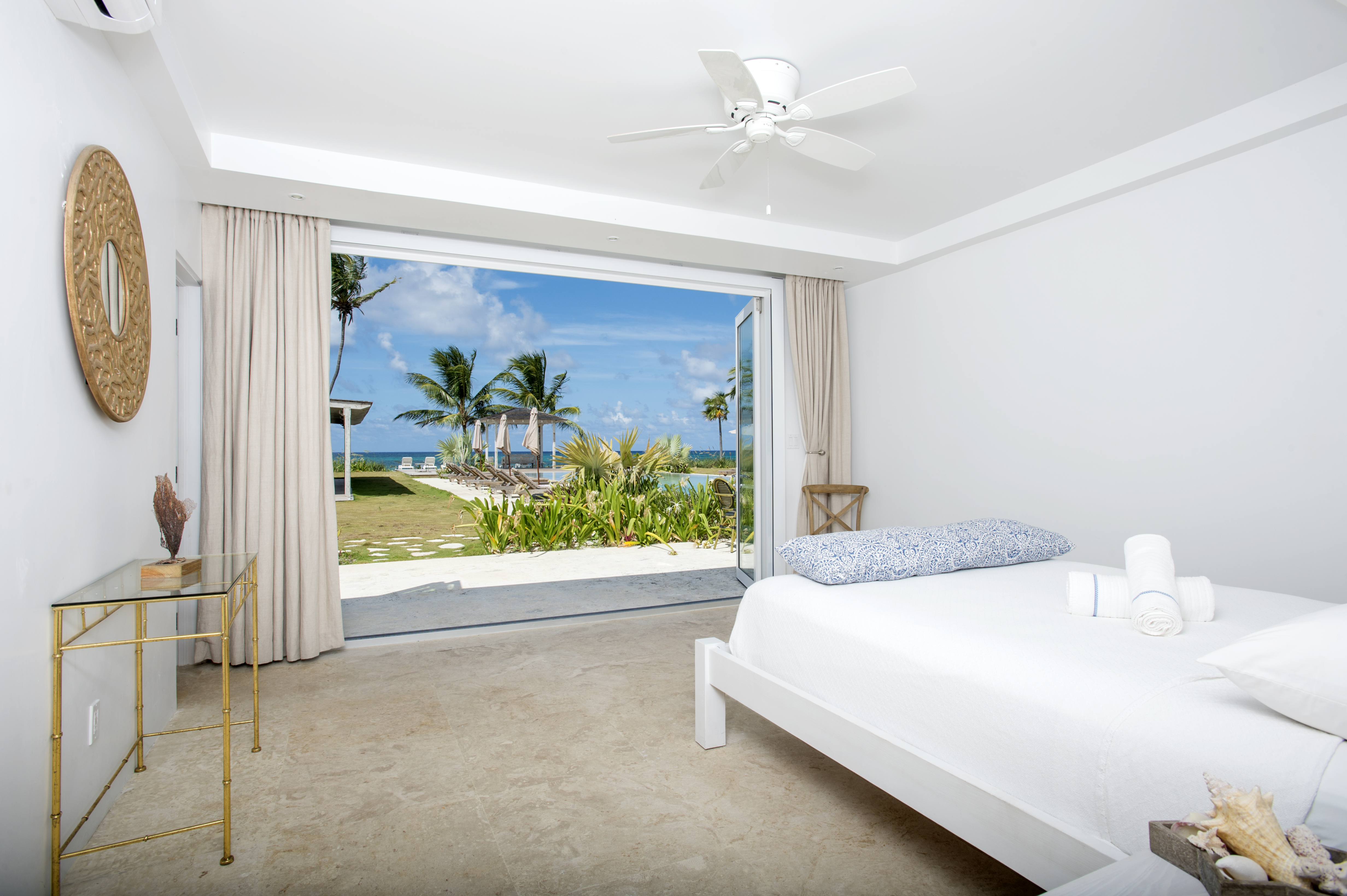 Bahamas Home 958544