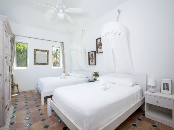 Bahamas Home 958544