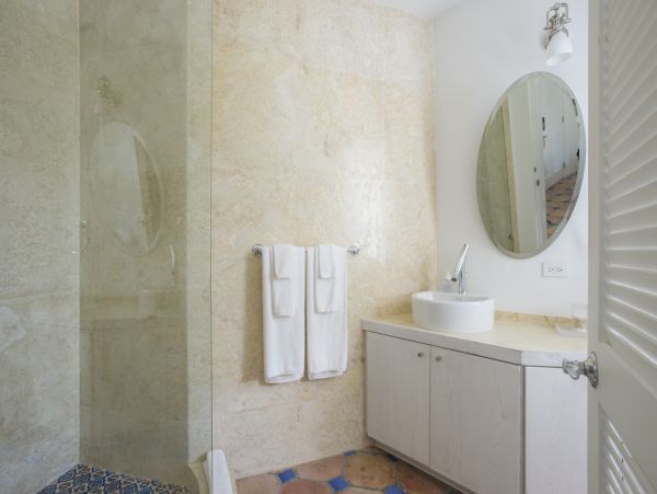 Bahamas Home 958544