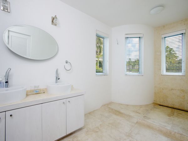 Bahamas Home 958544