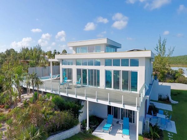 Bahamas Home 958552