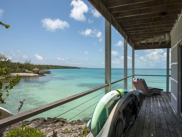 Luxury Villa in Bahamas: Stunning Views & Beach Access