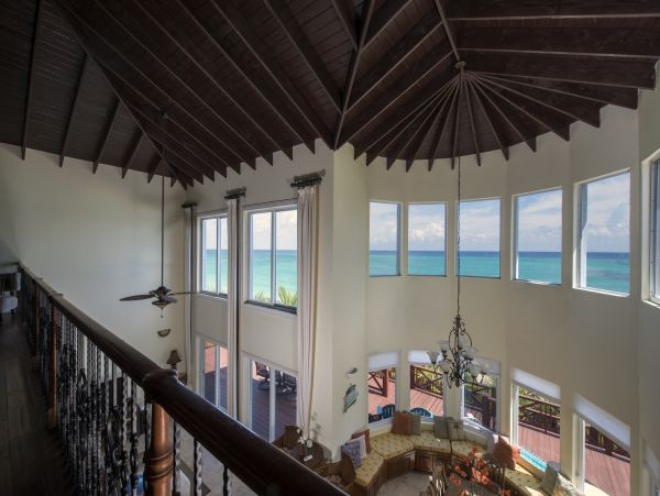 Spectacular House with 4 Bedrooms & Amazing Views