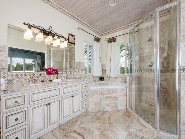 Spectacular House with 4 Bedrooms & Amazing Views