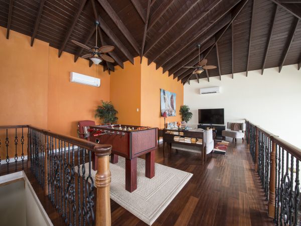 Spectacular House with 4 Bedrooms & Amazing Views