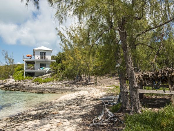Bahamas Home 958561