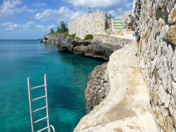 Bahamas Home 958565