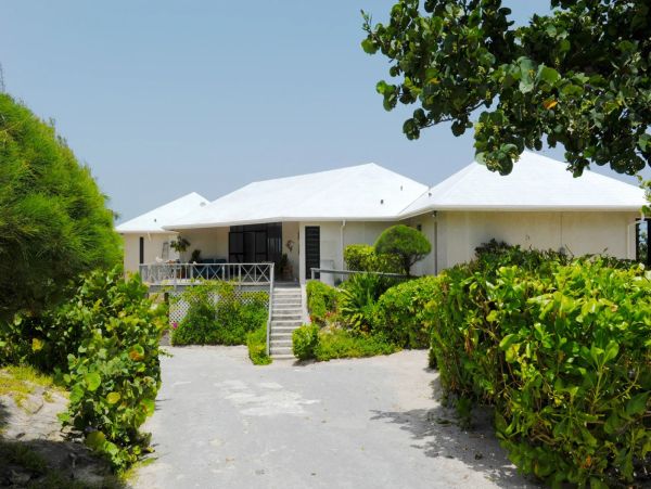 Luxury Bahamas Vacation Rental - Windermere Island Beachfront Villa