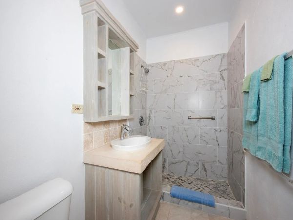Luxury Bahamas Vacation Rental - Windermere Island Beachfront Villa