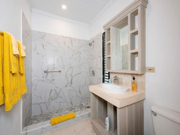 Luxury Bahamas Vacation Rental - Windermere Island Beachfront Villa