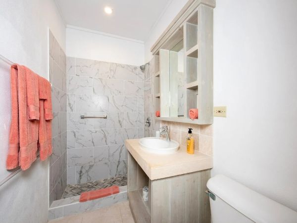 Luxury Bahamas Vacation Rental - Windermere Island Beachfront Villa