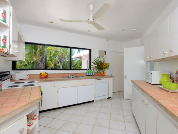 Luxury Bahamas Vacation Rental - Windermere Island Beachfront Villa