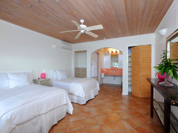 Stunning Bahamas Vacation Villa Located on Beach Sleeps 35