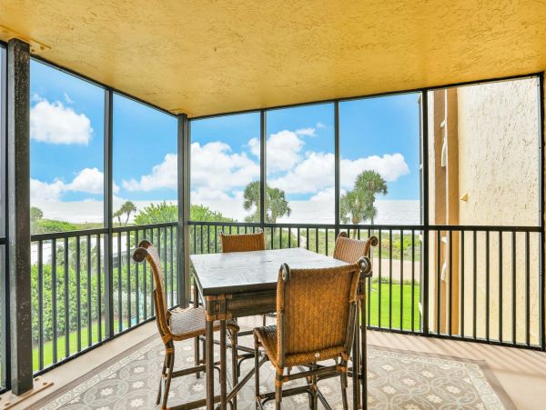 Gulf Views Longboat Key Vacation Condo Sleeps 4 Guests.