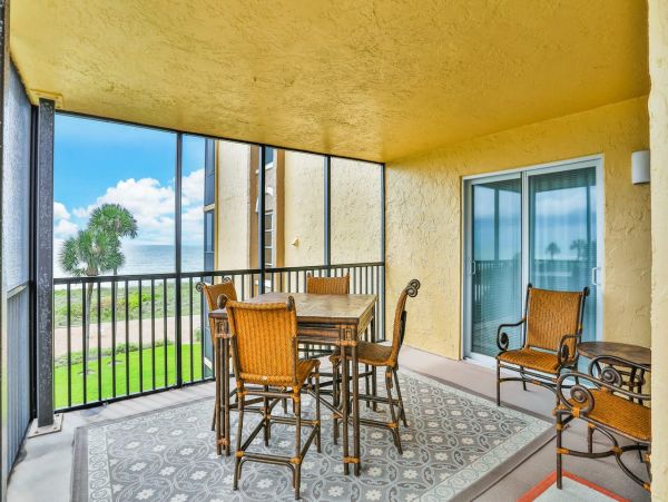 Gulf Views Longboat Key Vacation Condo Sleeps 4 Guests.