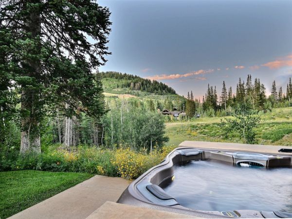 Six Bedroom Ski in Ski Out Mountain Home in Park City