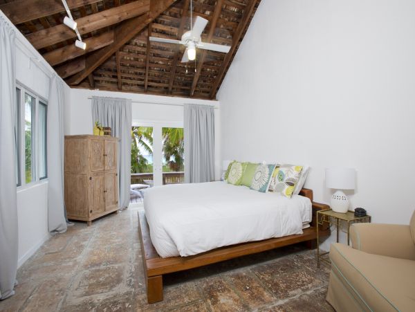 Beachront Cottage with Private Pool