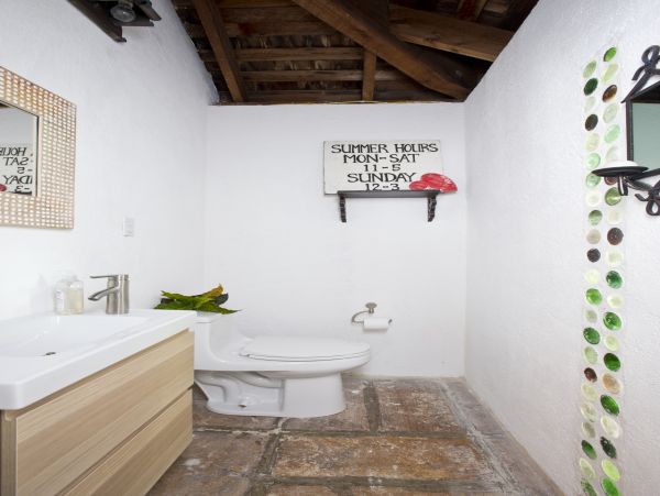 Beachront Cottage with Private Pool