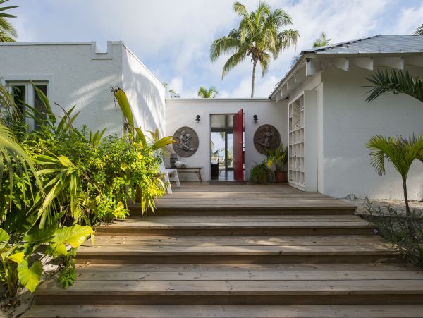 Beachront Cottage with Private Pool