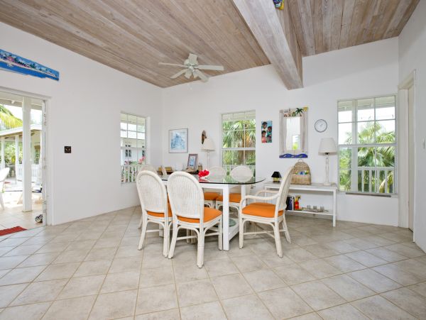 Bahamas Home 958580