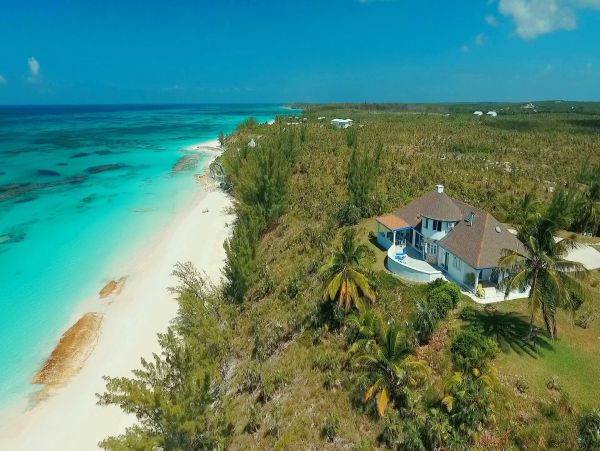 Bahamas Home 958582