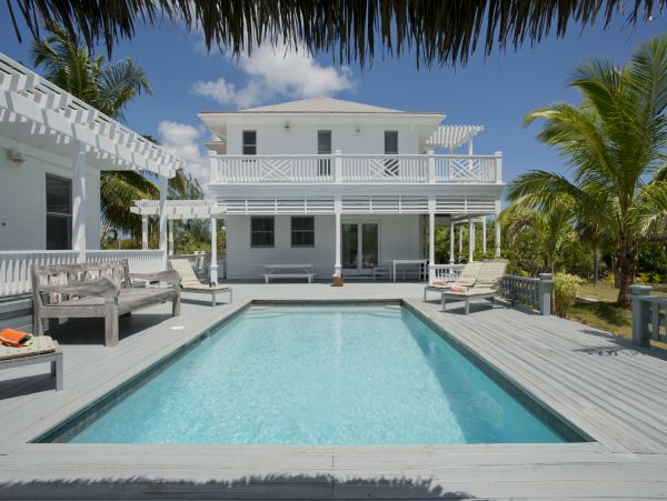 Beautiful 4-Acre Vacation Property Main House with Private Pool & Guest Cottage