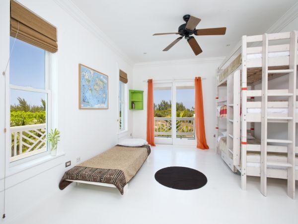 Beautiful 4-Acre Vacation Property Main House with Private Pool & Guest Cottage