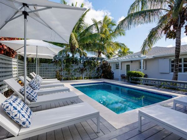 Luxury Bulgalow Villa with 3 Bedrooms Located on a Hilltop
