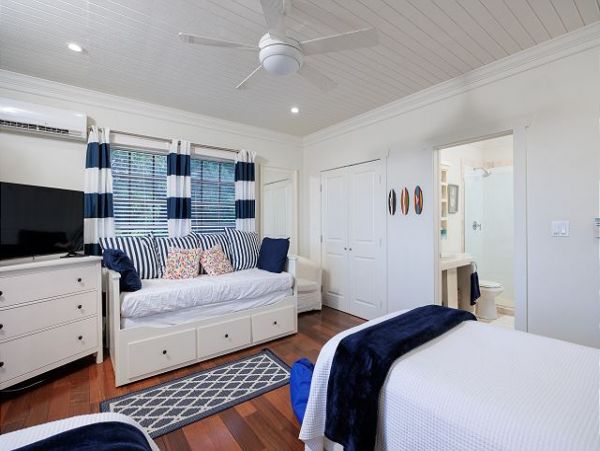 Luxury Bulgalow Villa with 3 Bedrooms Located on a Hilltop