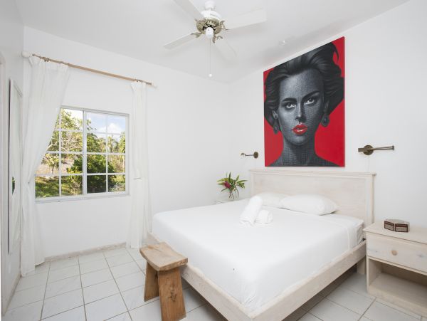 Beachfront 7 Bedrooms Estate Plus Guest House in Bahamas