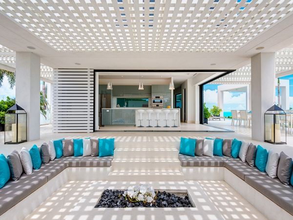 Extraordinary Turks and Caicos Vacation Estate On The Beach