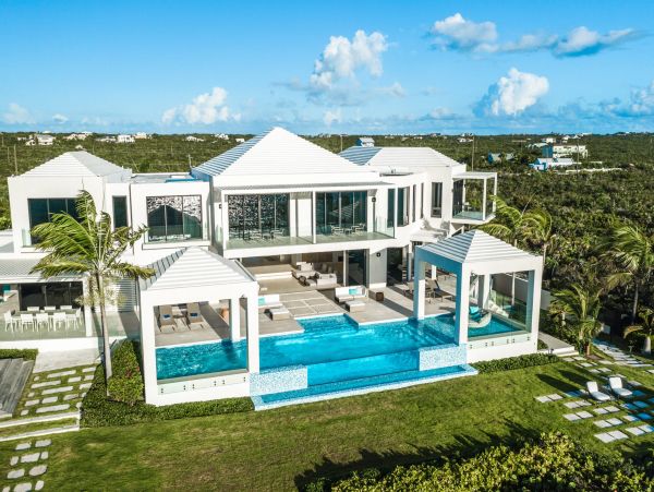 Extraordinary Turks and Caicos Vacation Estate On The Beach