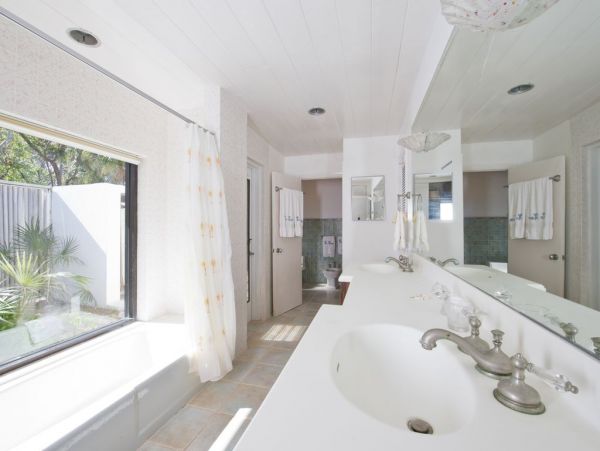 Bahamas Home 958602