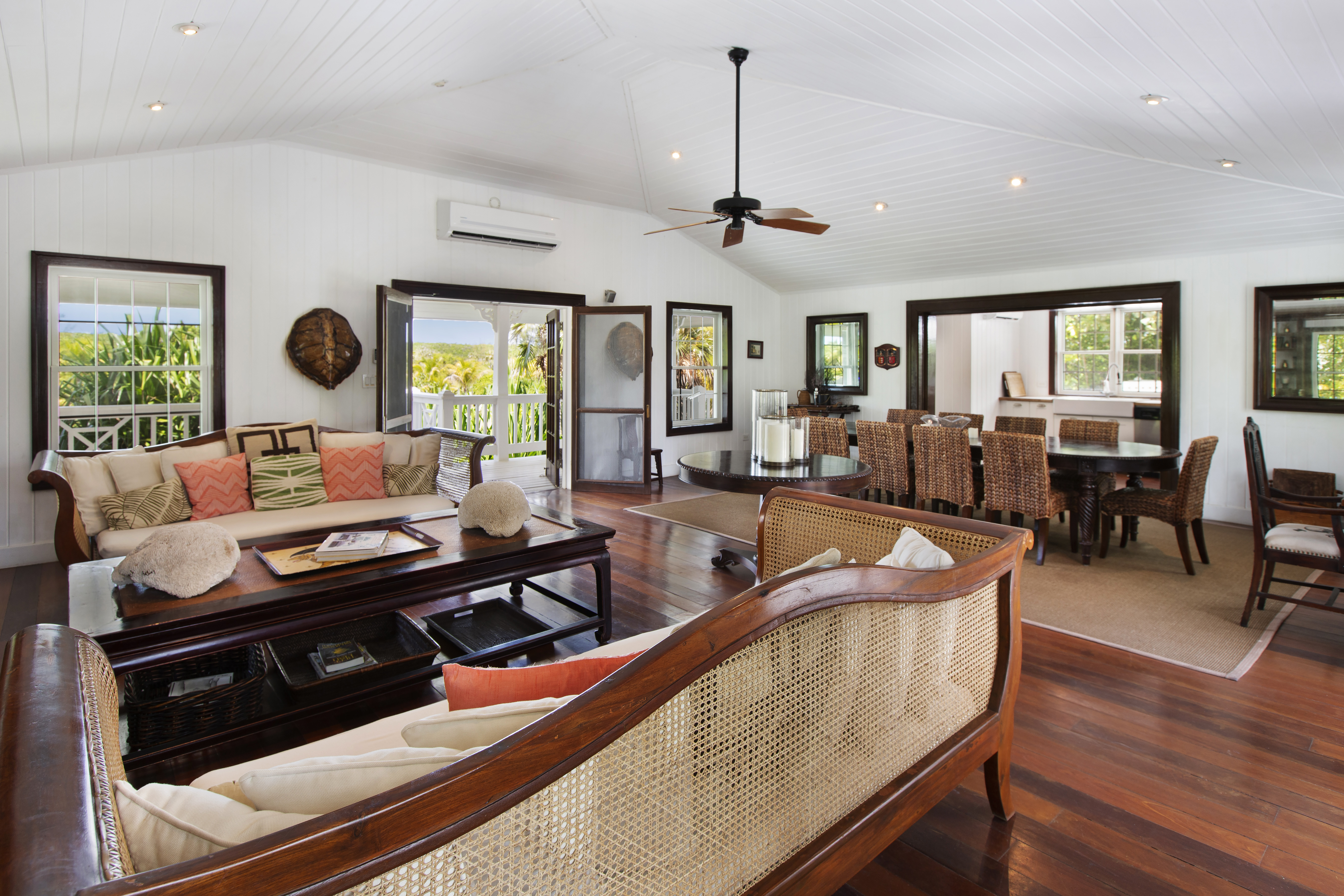Beachfront Estate with 5 Bedrooms & Private Beach