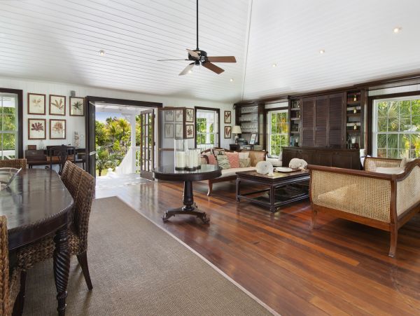 Beachfront Estate with 5 Bedrooms & Private Beach