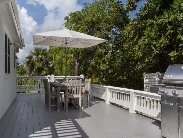 Beachfront Estate with 5 Bedrooms & Private Beach