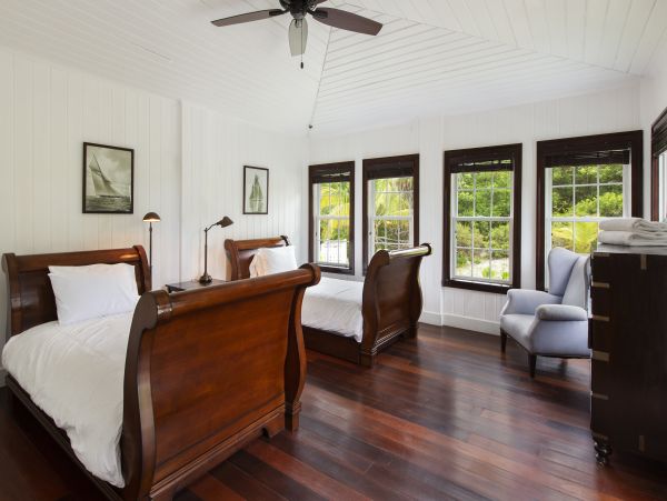 Beachfront Estate with 5 Bedrooms & Private Beach