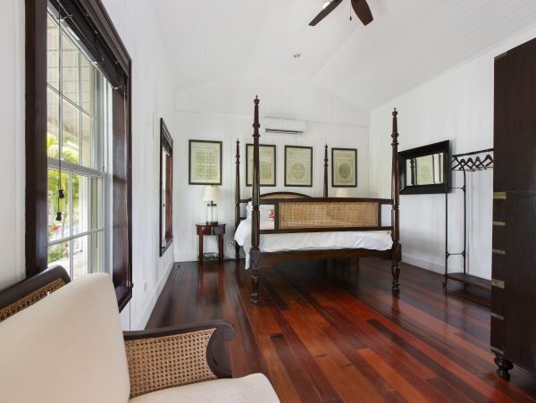 Beachfront Estate with 5 Bedrooms & Private Beach