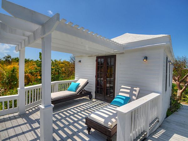 Beachfront Estate with 5 Bedrooms & Private Beach